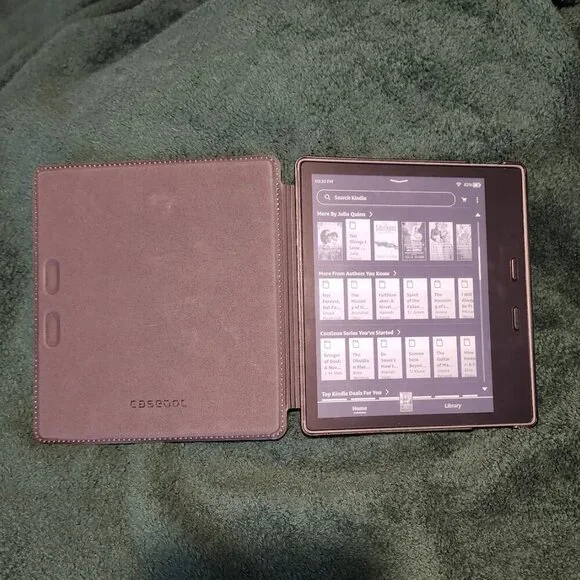 EUC Kindle Oasis 10th Generation 32gb Graphite - Picture 7 of 12